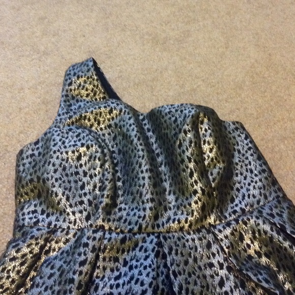 Formal one shoulder dress - Picture 2 of 4