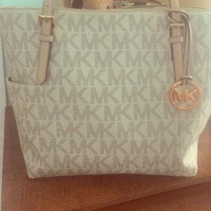 Michael Kors Jetset tote