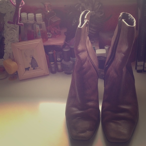 A.n.a boots