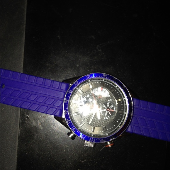 Watch - Picture 2 of 3