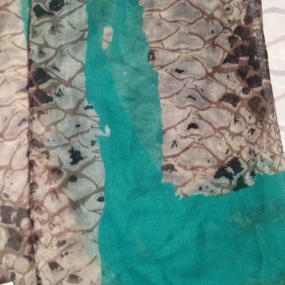 Scarf - Picture 2 of 2