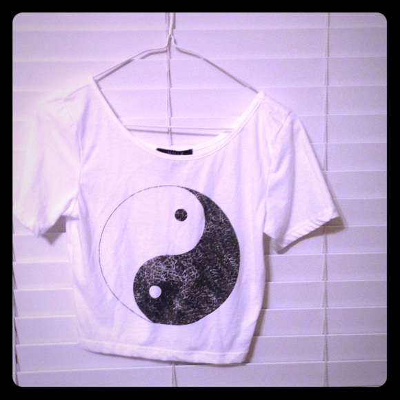 Nollie brand yin-yang crop top