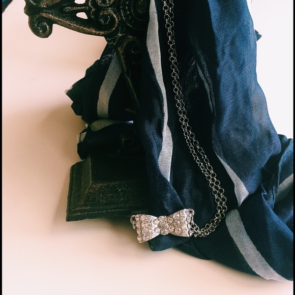 Preppy Crystal Bow Necklace from Nordstrom - Picture 2 of 2