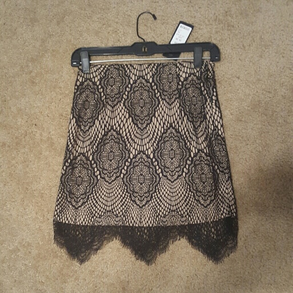AKIRA!!! Nude and black Lace skirt