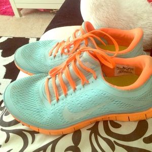 Women's Nike free 3.0 running shoes