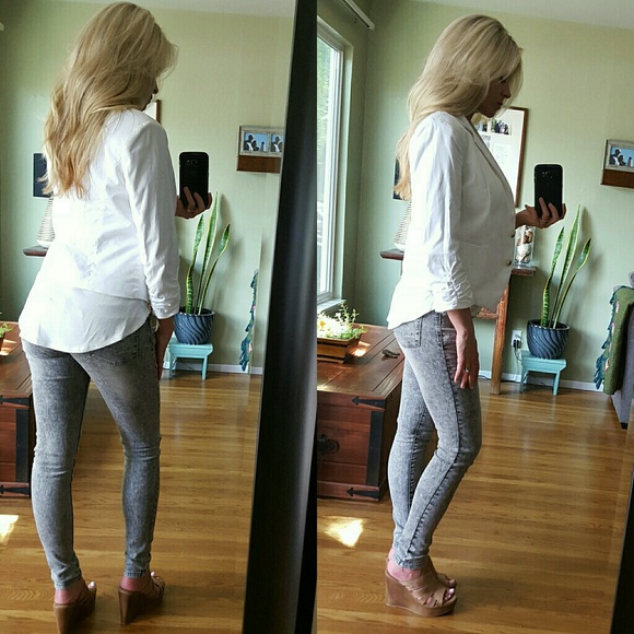 RESERVED Casual White Blazer - Picture 2 of 4