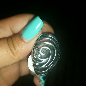 Unique Express swirled silver ring