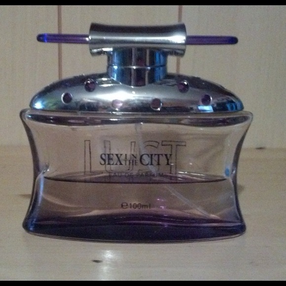 ❌ ❌ SOLD ❌ ❌ Sex in the city perfume - Picture 1 of 2
