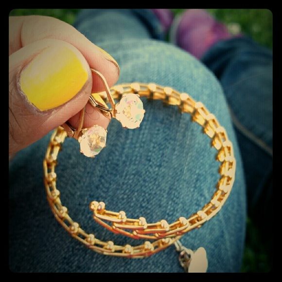 Posh find: Alex and Ani bundle from @vmbarber