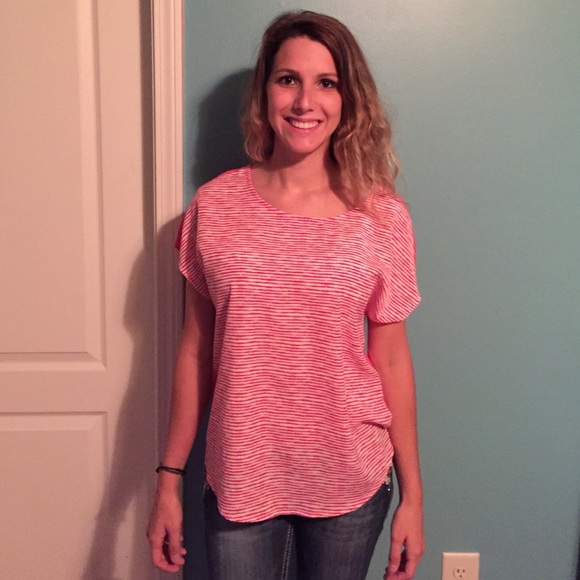 Pink and white shirt - Picture 2 of 3