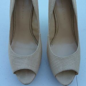 Nude wedge