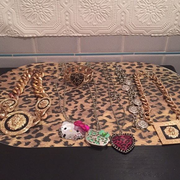 🚫SOLD🚫 Hello kitty & jewelry bundle - Picture 2 of 4