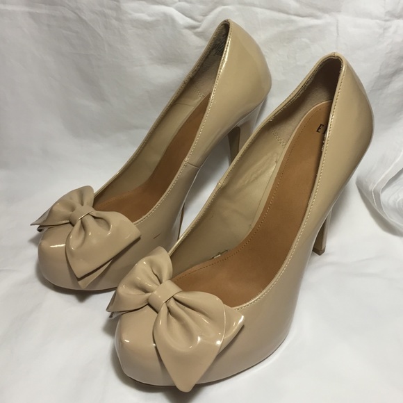 Patent leather bow heels
