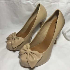 Patent leather bow heels