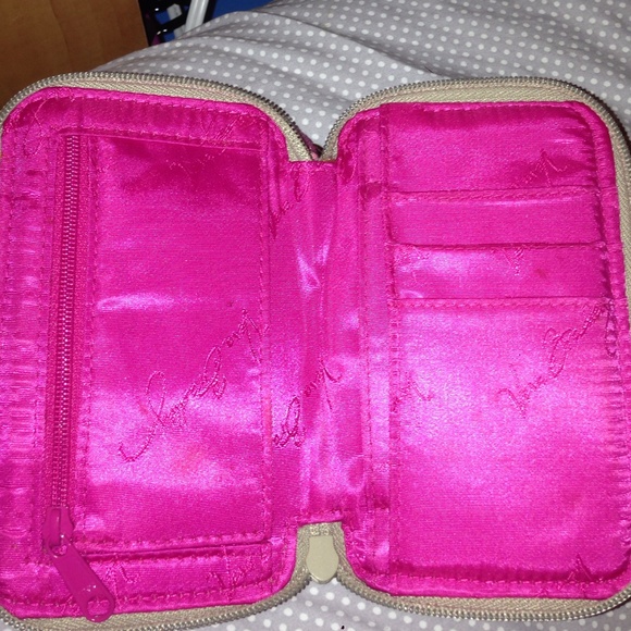 SOLD Vera Bradley wristlets wallet - Picture 3 of 4