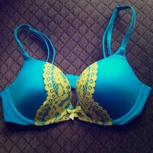 Victoria's Secret Very Sexy Push Up Bra!