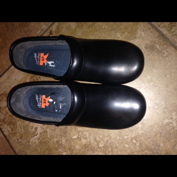 Dansko xp black leather clogs