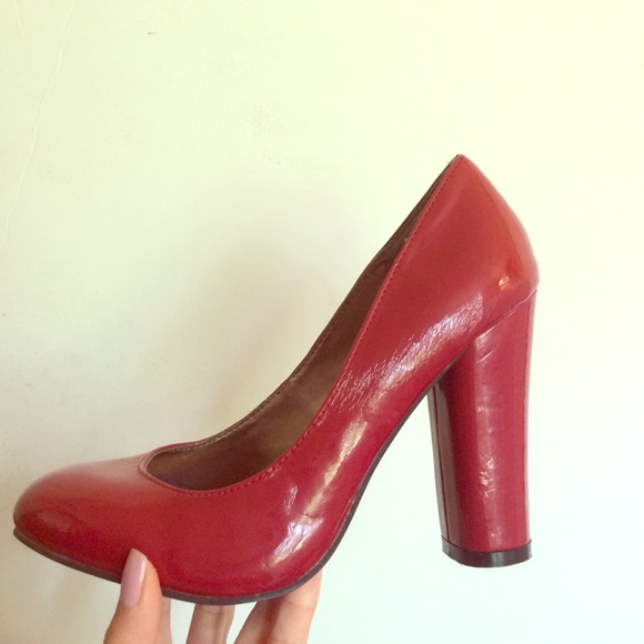 Steve Madden Red patent leather heels