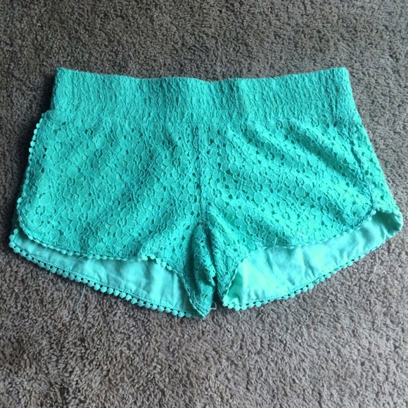Mint Green Lace Shorts 😍 - Picture 2 of 3