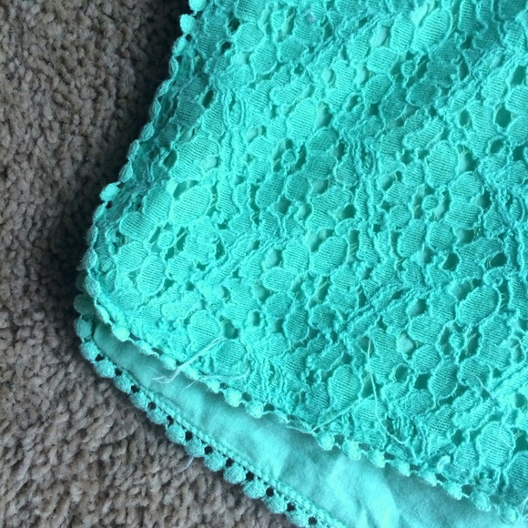 Mint Green Lace Shorts 😍 - Picture 3 of 3