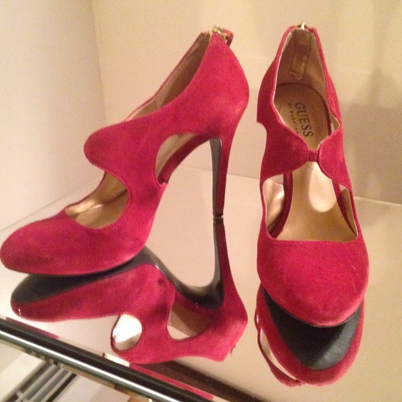 Guess by Marciano Pumps