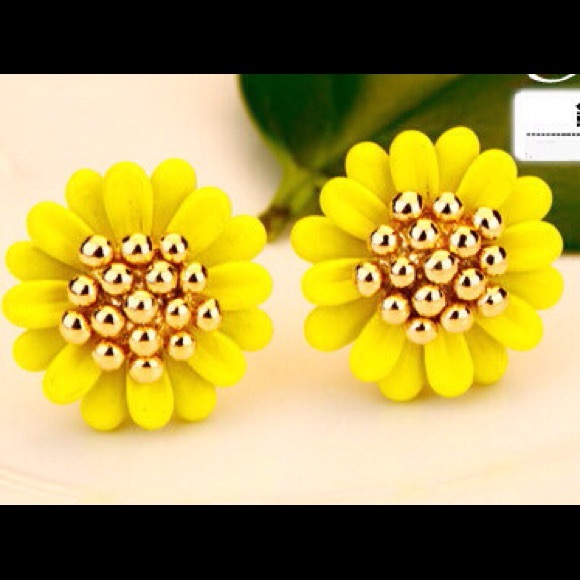 Cute Elegant  Flower Stud Earrings  Anti-Allergy - Picture 1 of 3