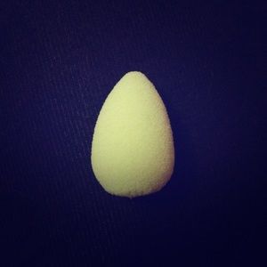Micro mini beauty blender