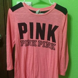 🚫 BUNDLED 🚫PINK vs shirt!