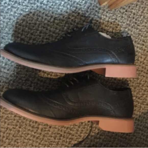 Bundled women torrid size 9 and men oxfordssize 12