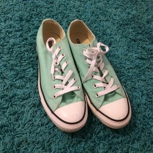 Mint converse