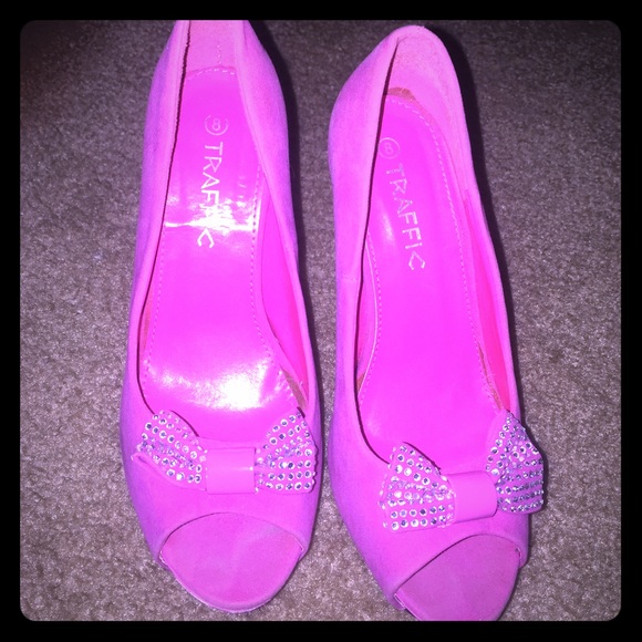 Hot pink Barbie shoes!!!😍👠👠