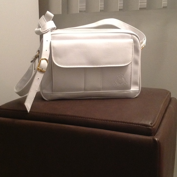 White purse - Picture 1 of 7