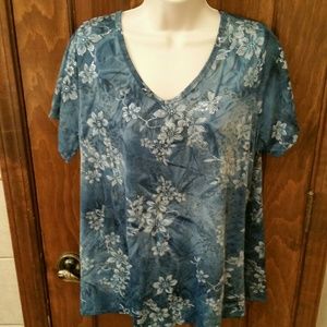 A new Jaclyn Smith top. Blouses are 2 for 10$