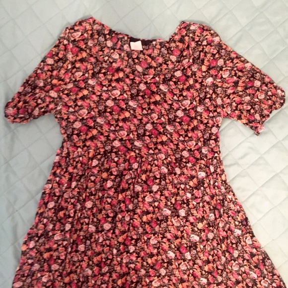 Vintage pleated flower dress