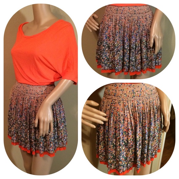 American Eagle Outfitters Dresses & Skirts - American Eagle pleated floral neon orange skirt