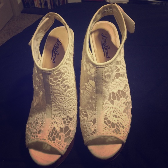 Lucky brand lace wedges size 8