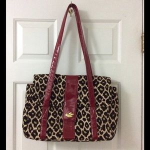 Leopard tote bag.
