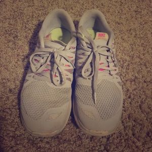 Nike free 7.5 grey and pink