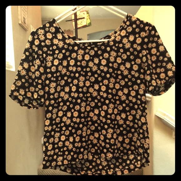 Daisy Floral Print Sleeve Short Top