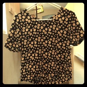 Daisy Floral Print Sleeve Short Top