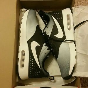 NIKE Air Max Tavas