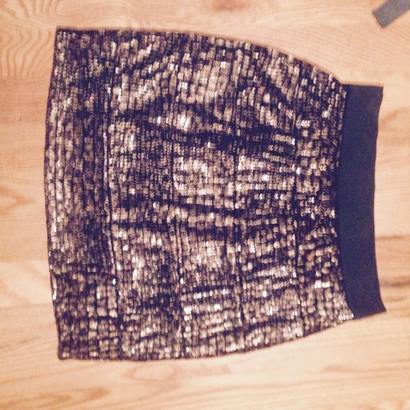 Leopard print gold sequence skirt. - Picture 1 of 1