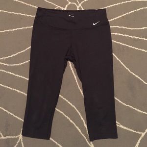 Nike dry fit capris
