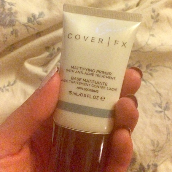 COVER FX Mattifying Primer w/ Acne Treatment