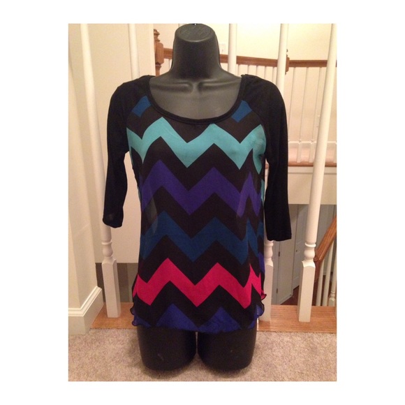 Chevron Quarter Sleeve Top - Picture 1 of 1