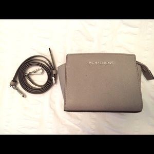 Michael Kors Selma Mini Messenger Grey