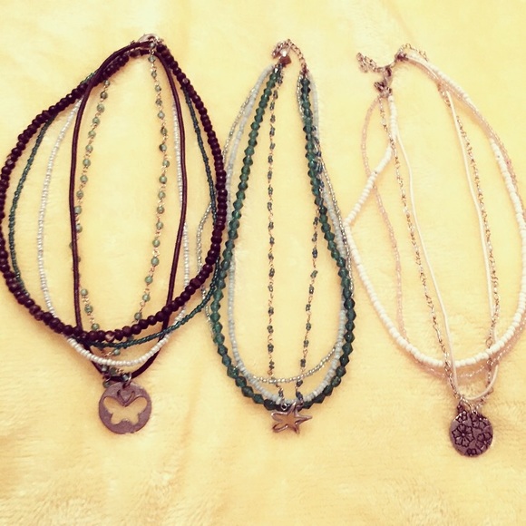 🎉BUNDLE of 3 different layered necklaces - Picture 1 of 4