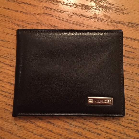 Tommy Hilfiger Men's Wallet