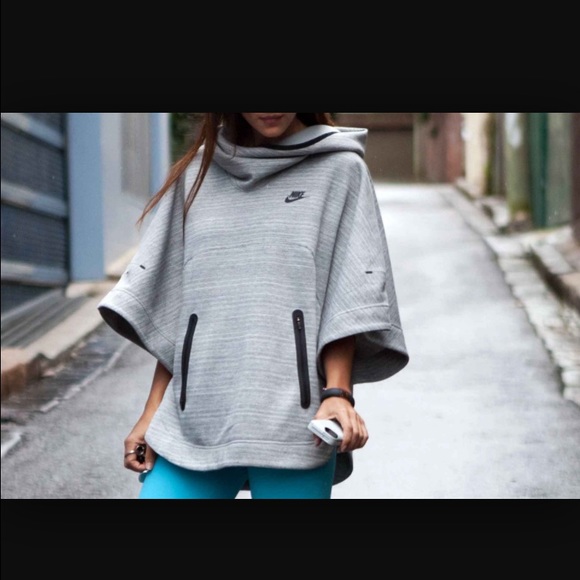 NIKE PONCHO