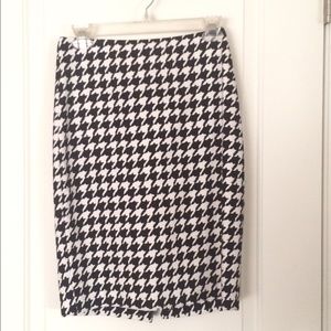 Limited Houndstooth cotton skirt size 0